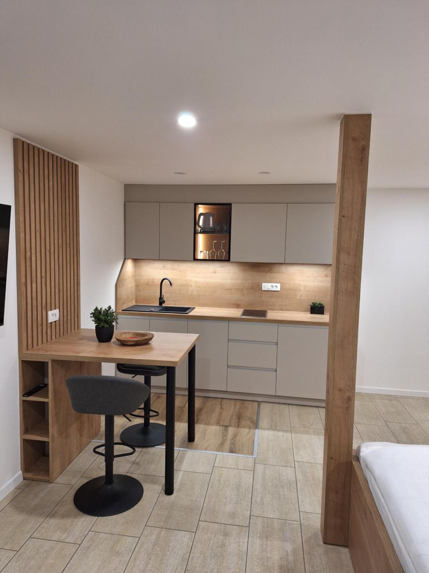 Prenocisca Kralj Apartman Komenda Kültér fotó