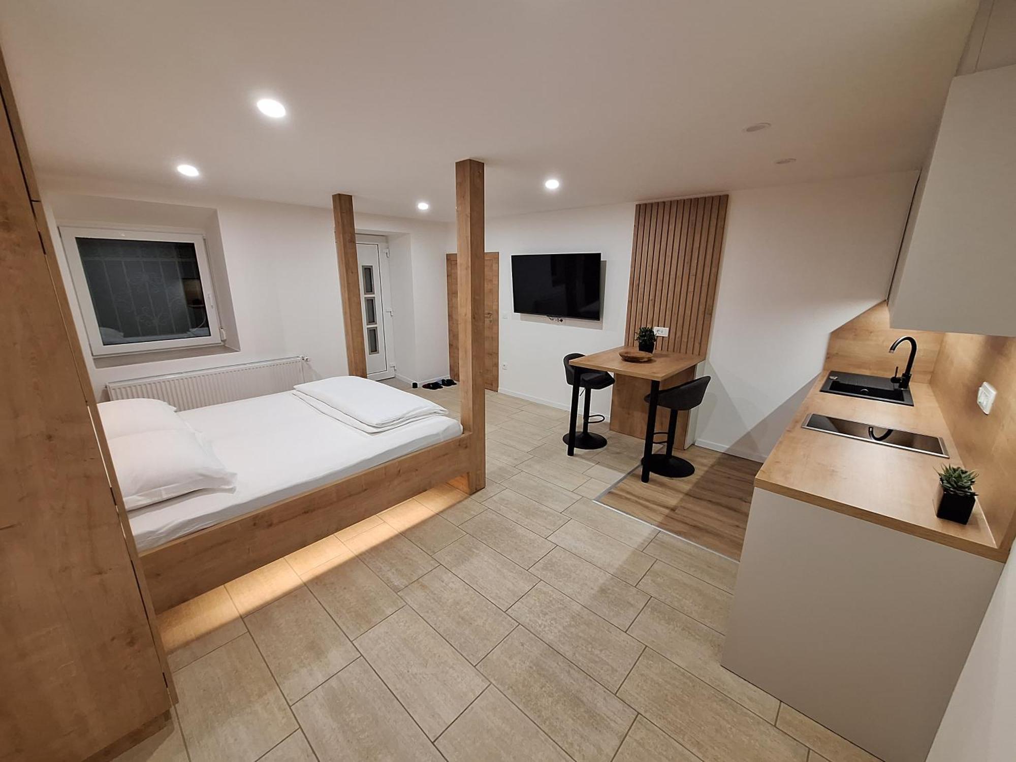 Prenocisca Kralj Apartman Komenda Kültér fotó
