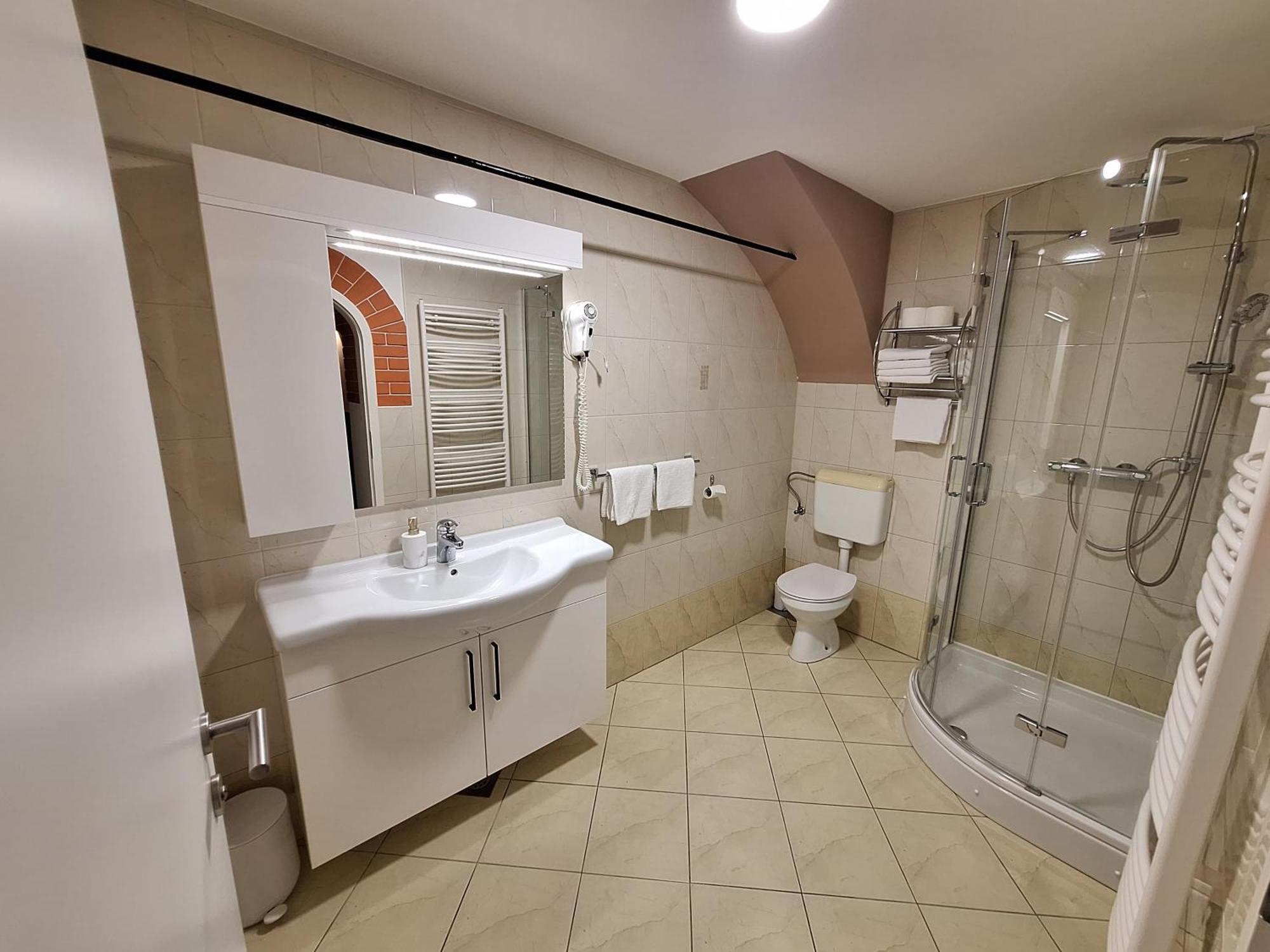 Prenocisca Kralj Apartman Komenda Kültér fotó