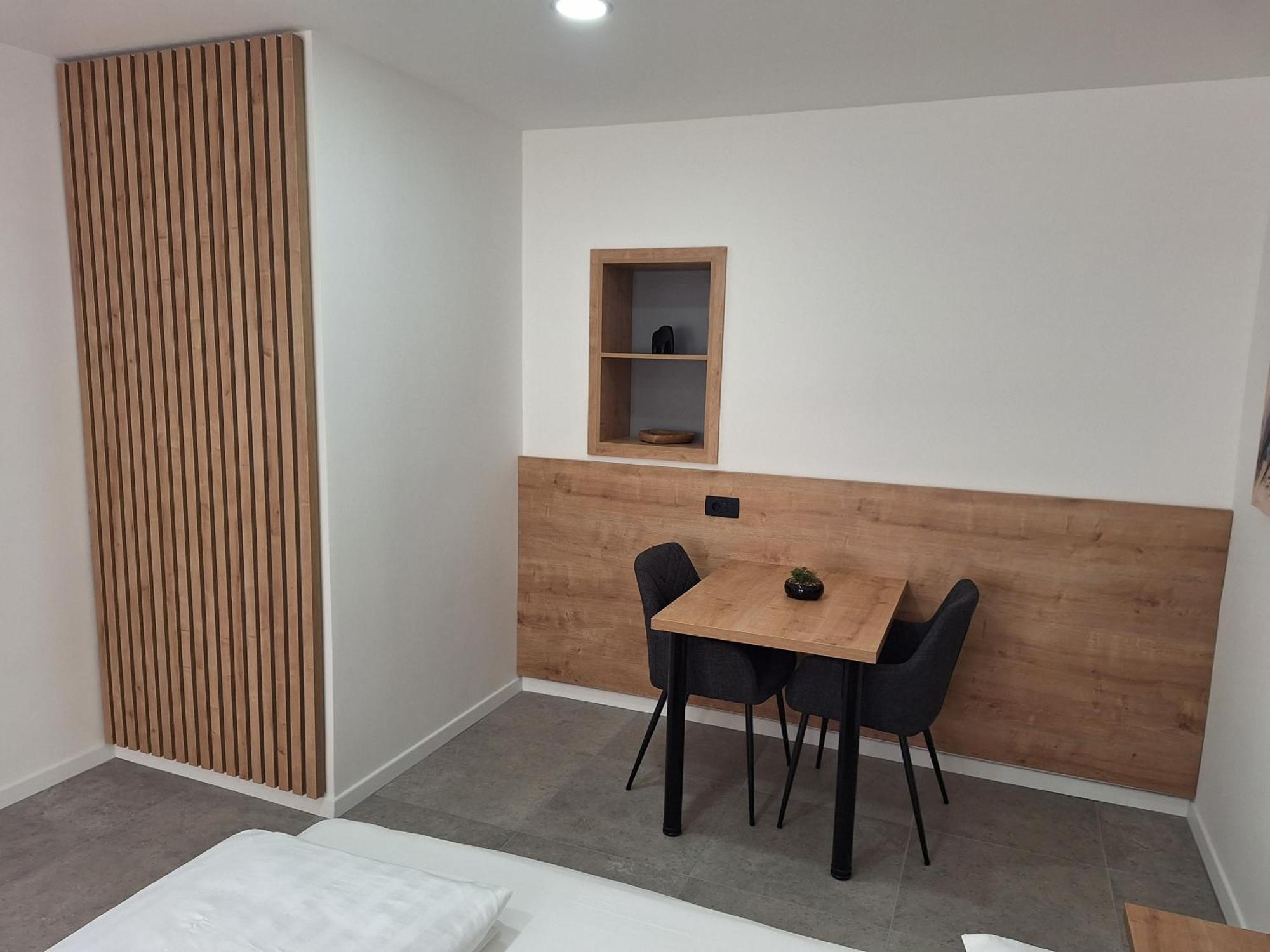 Prenocisca Kralj Apartman Komenda Kültér fotó