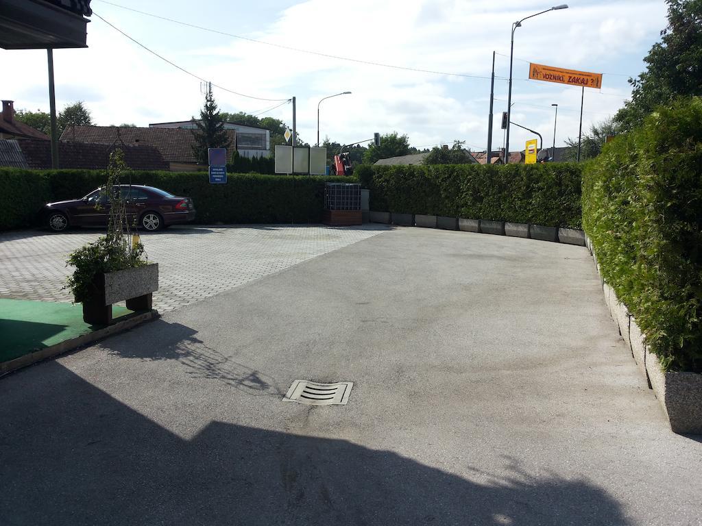 Prenocisca Kralj Apartman Komenda Kültér fotó