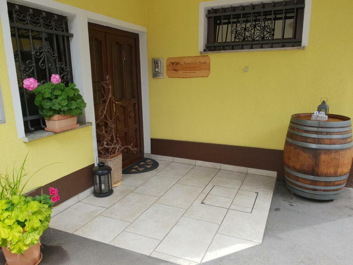 Prenocisca Kralj Apartman Komenda Kültér fotó